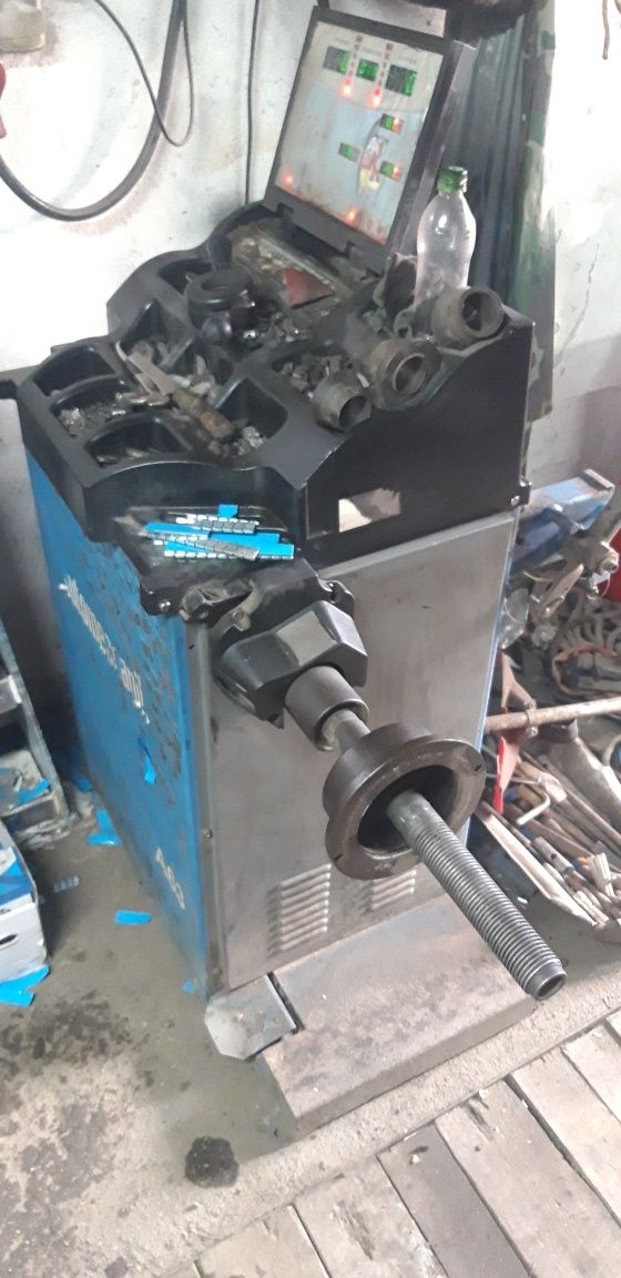 Продавам баланс вашина за гуми.