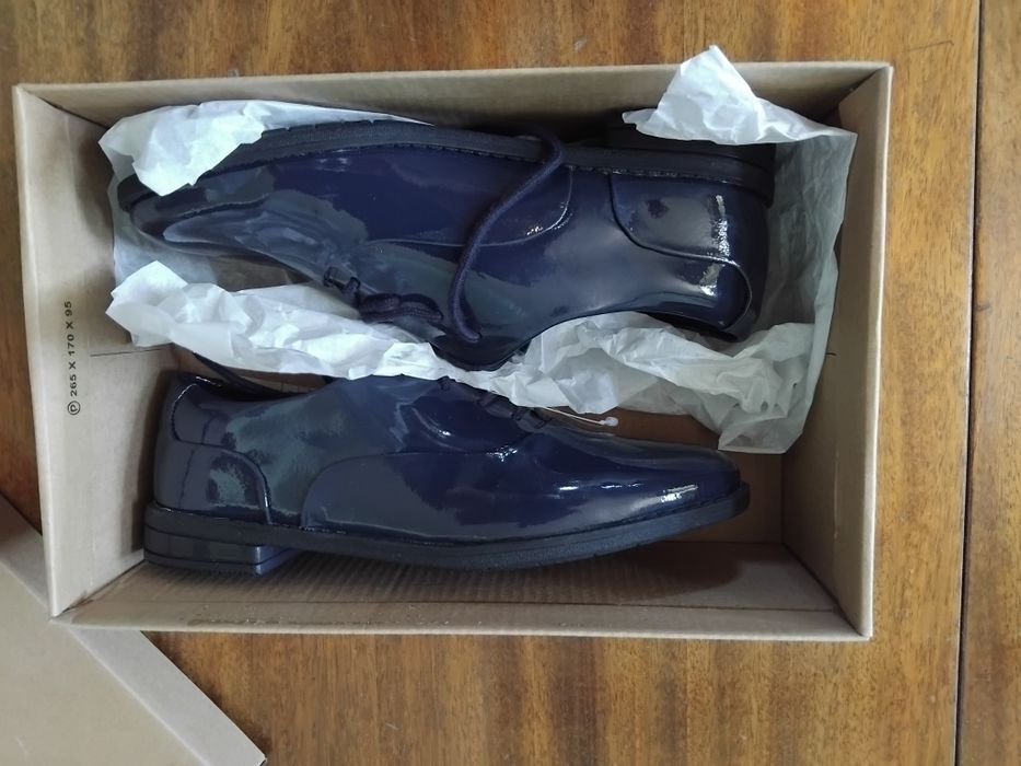 Детски лачени обувки Clarks, размер 33