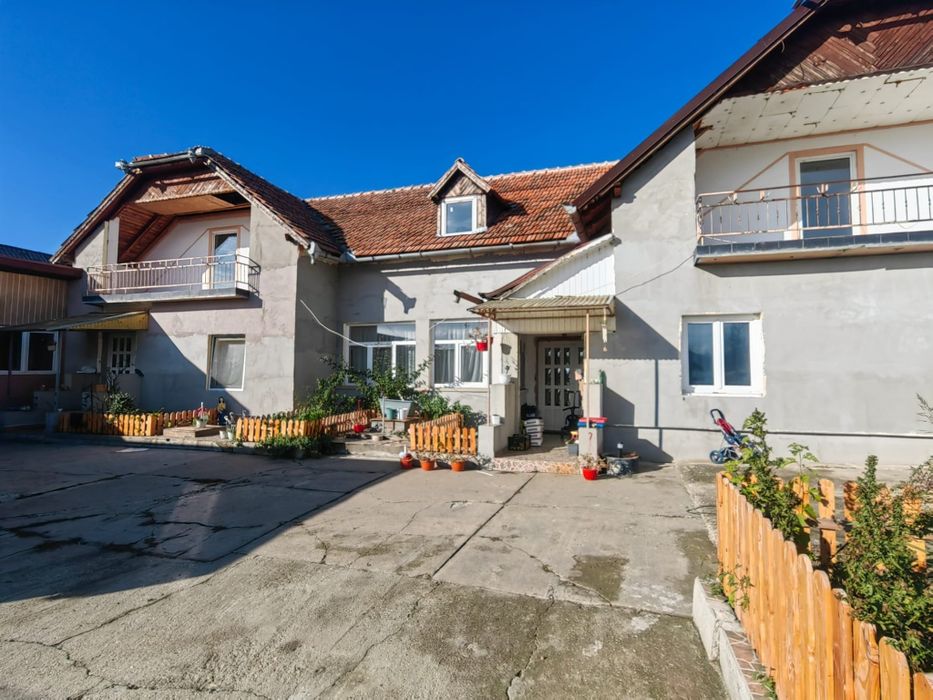 Casa de vanzare in comuna semlac