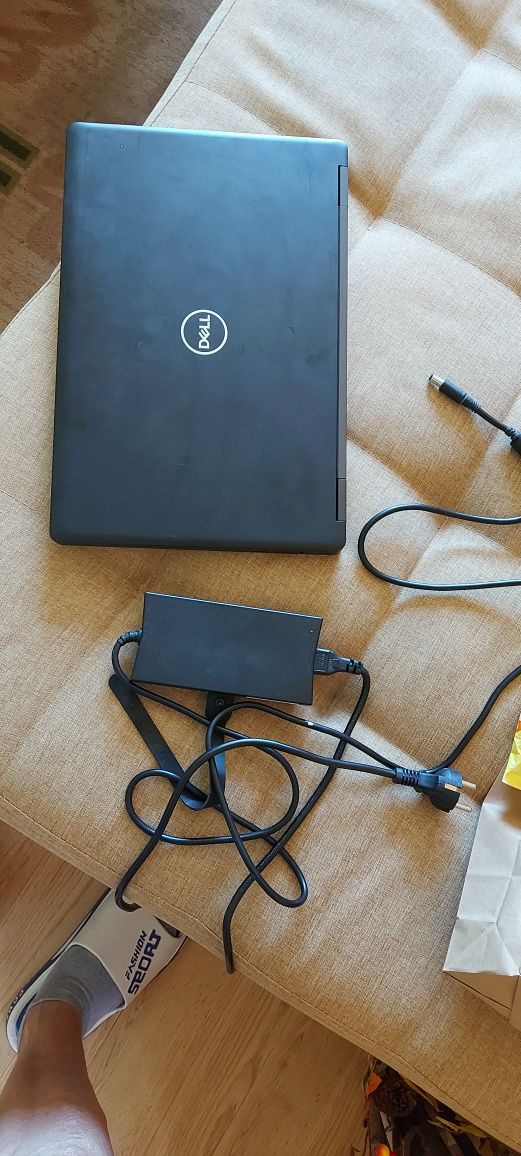 laptop dell- намокрен