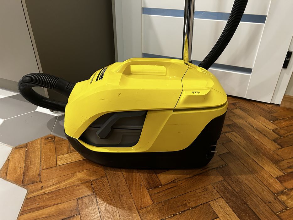 Прахосмукачка KÄRCHER DS 5.800 – С ВОДЕН ФИЛТЪР