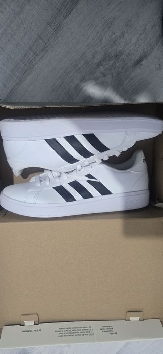 aidas Noi din piele Marimea 41