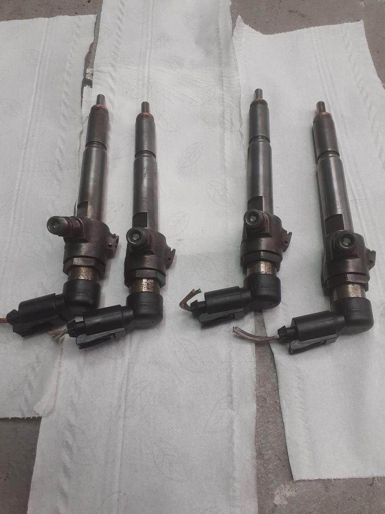 Injector Injectoare Renault Megane 3 Scenic 3 Nissan Kangoo 1.5 Dci