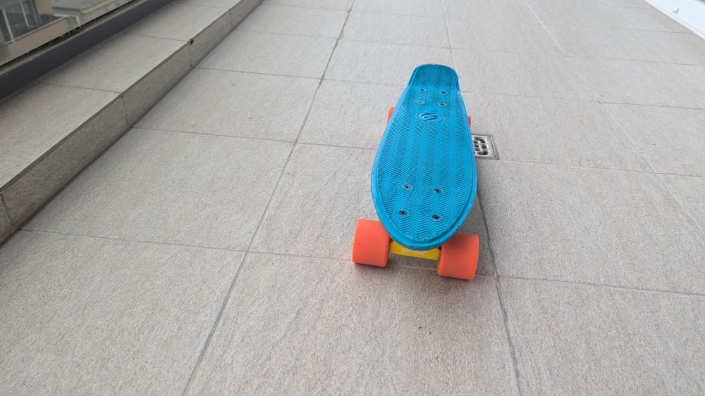 Vând/Schimb Pennyboard albastru cu portocaliu