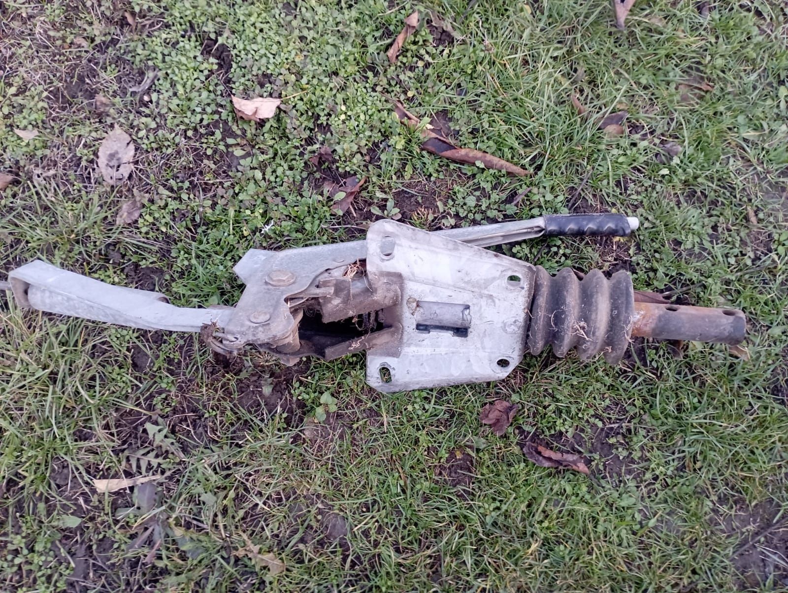 Dispozitiv frana inertial cupla remorci al-ko 90S/2 1000kg