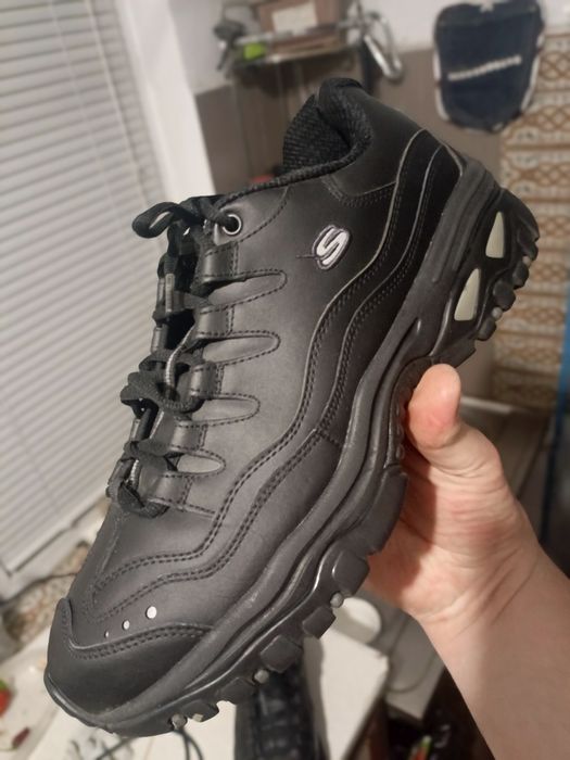 Продам кроссовки мужские Skechers оригинал