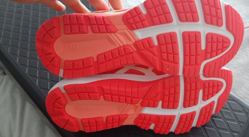 Adidasi Asics 41.5 26cm