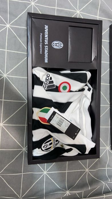 Tricou juventus JERSEYS MAILLOT, marimea L (e bun si daca purtati M)
