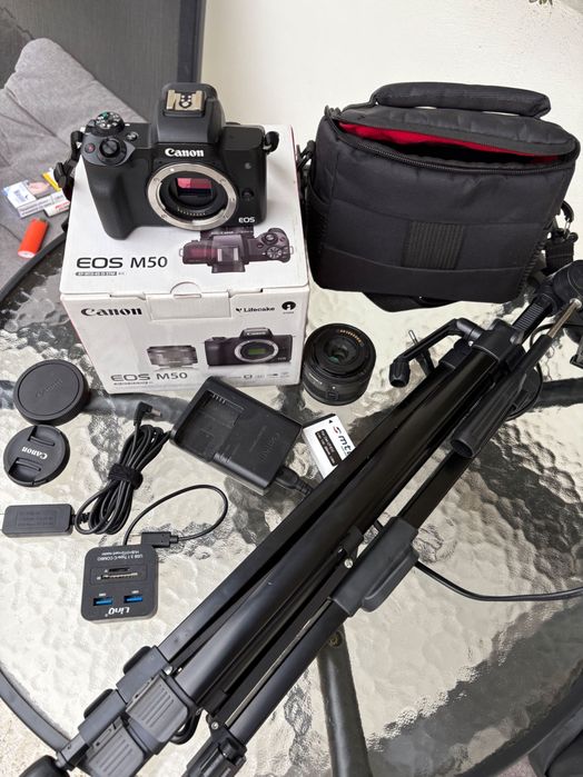 Canon M 50 mirroless camera