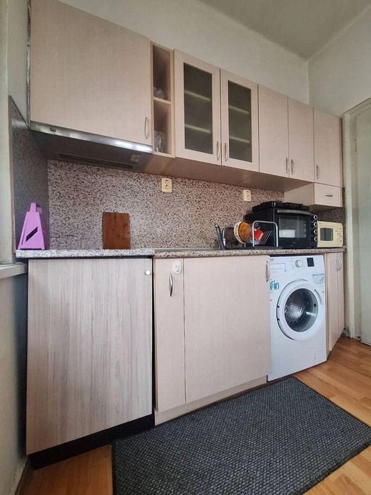 Дава се под наем Двустаен апартамент в Пловдив, Южен - 48 кв.м за 301 € - Снимка #2