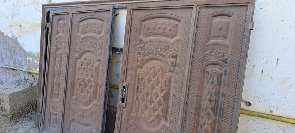 Темир дарвоза сотилоди