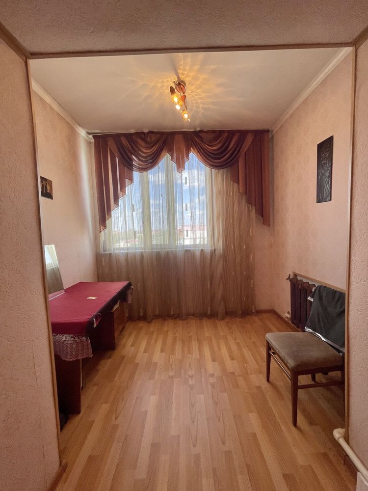 Продается 4-х комнатная в Ленинградском доме