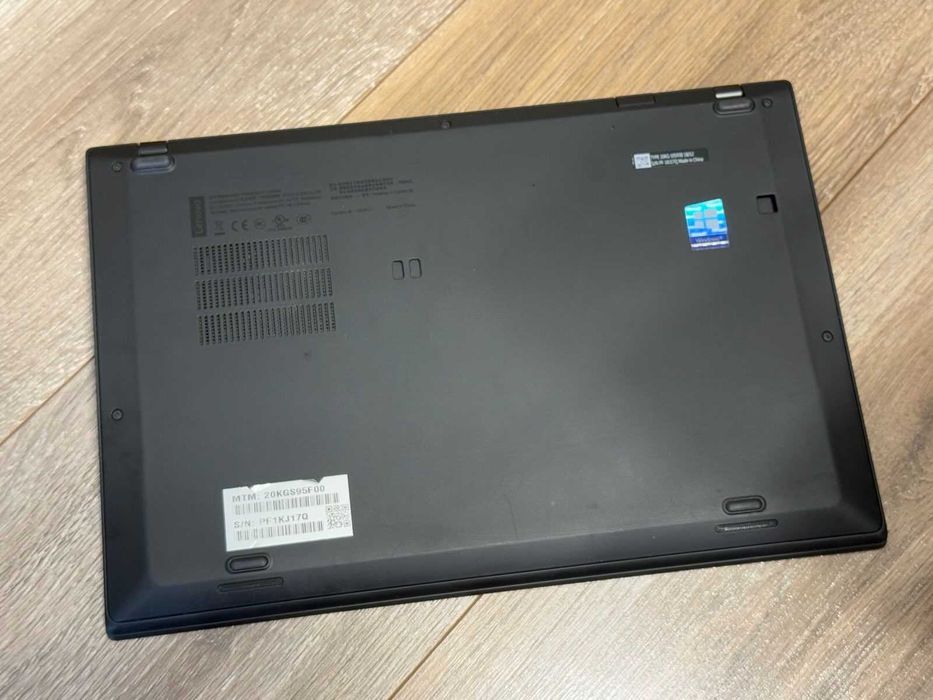 Lenovo x1 carbon i5 8 gen/16RAM/256SSD/UHD Graphics 620/Full HD IPS