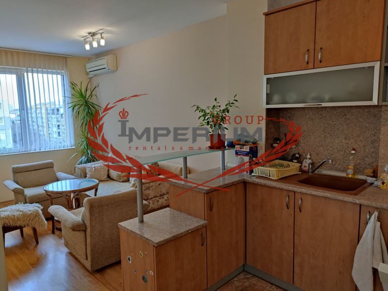 Дава се под наем Двустаен апартамент в Варна, Левски - 65 кв.м за 408 € - Снимка #1