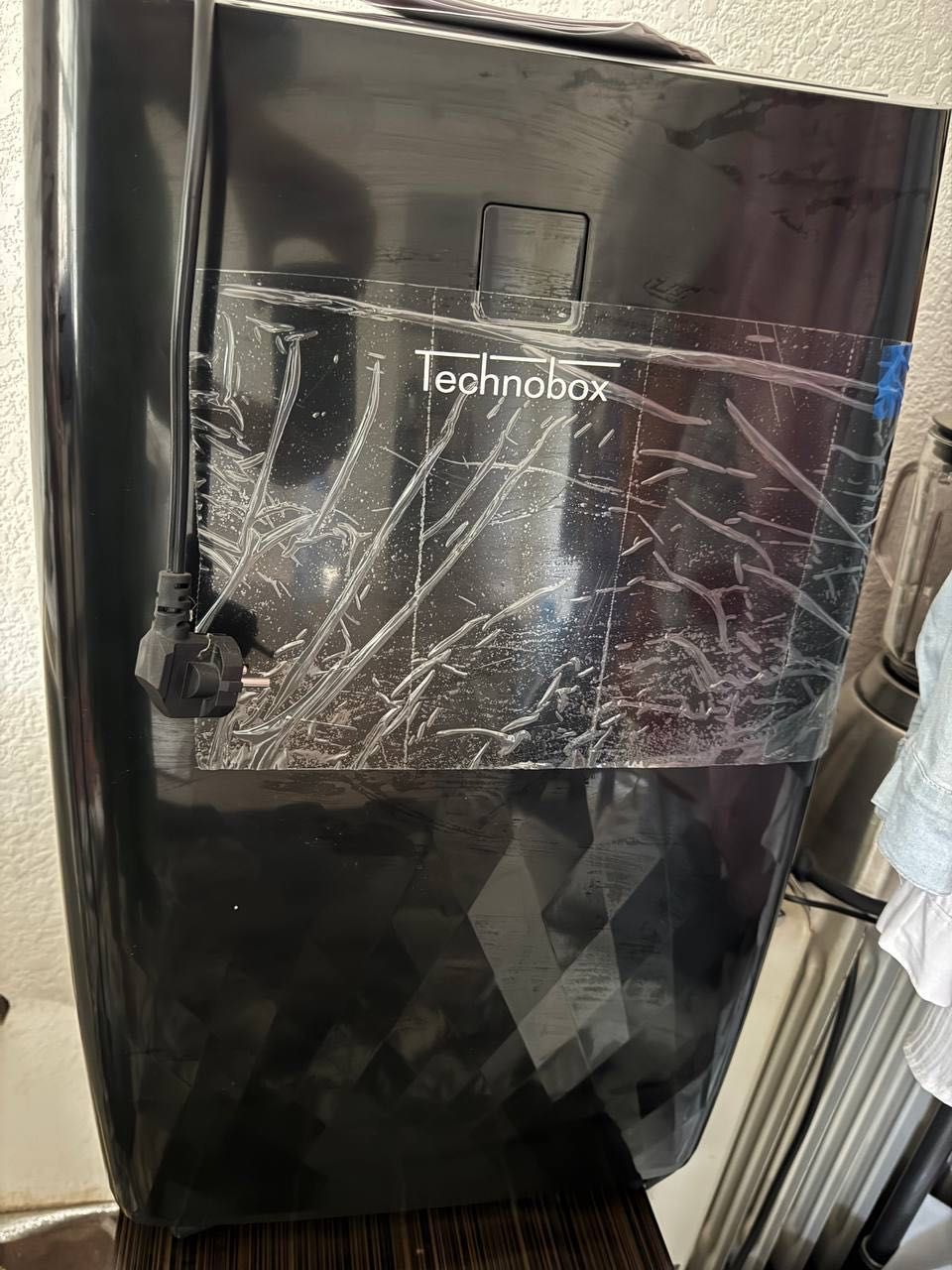 Technobox mobil konditsioneri 12000 BTU (qora rangda)
