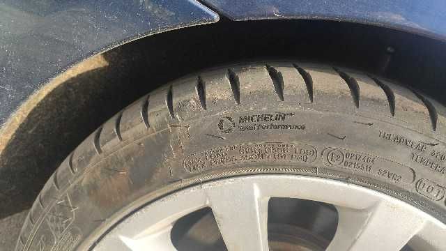 Michelin PILOT SPORT 4 рънфлет 225 / 45 / 17