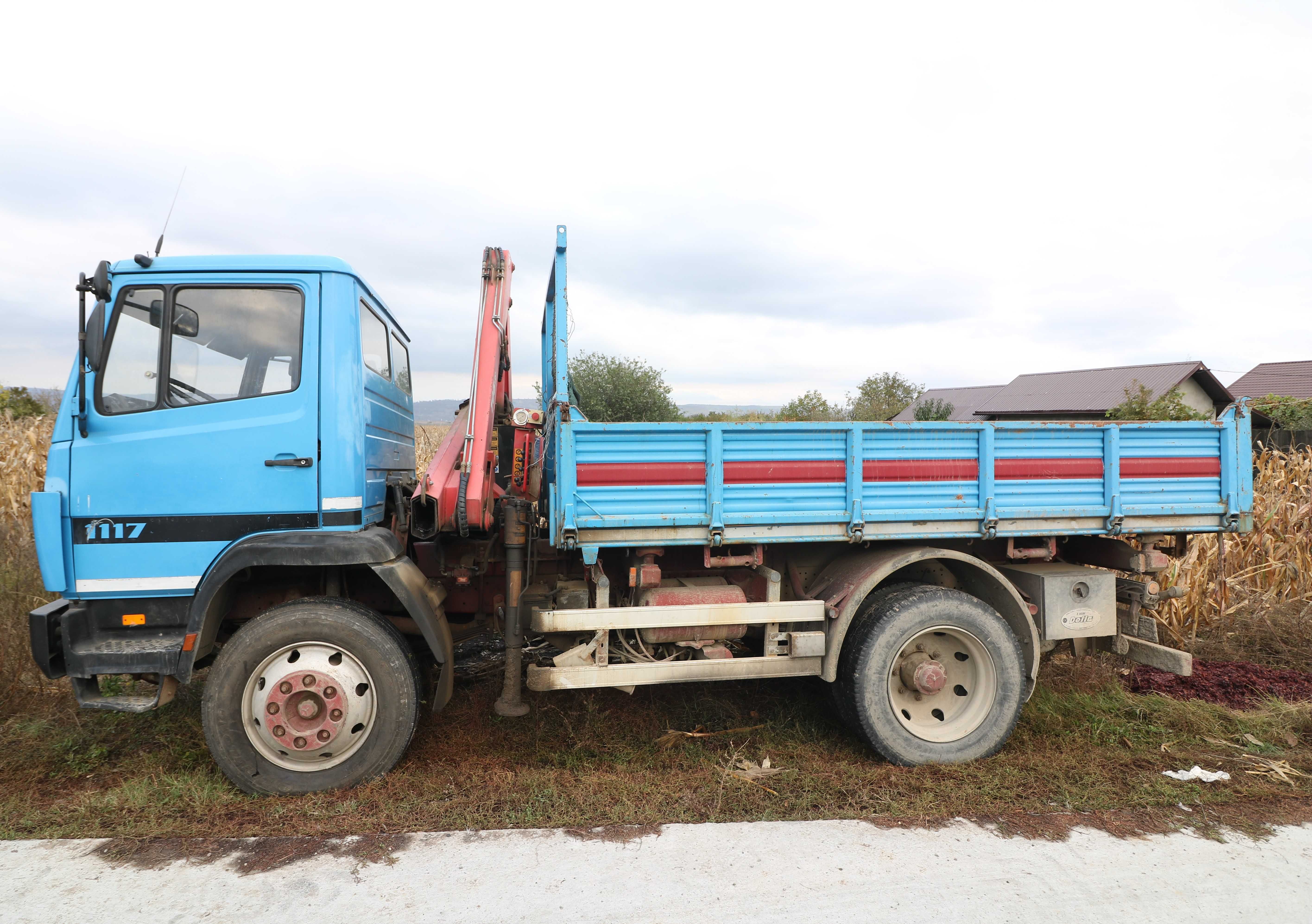 Camion Mercedes 1117 - 12 tone - Basculabil 3 parti - Macara 3,5 tone