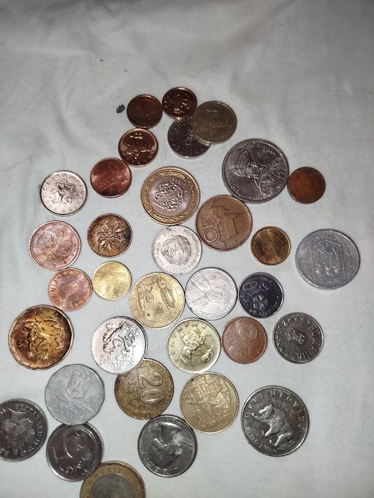 Monezi straine si romanesti