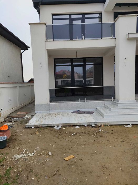 Balustrada de sticla