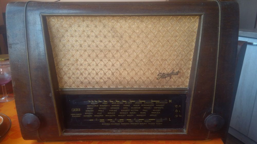 Ретро радио RFT - Super 4Е67, модел 1952 год.