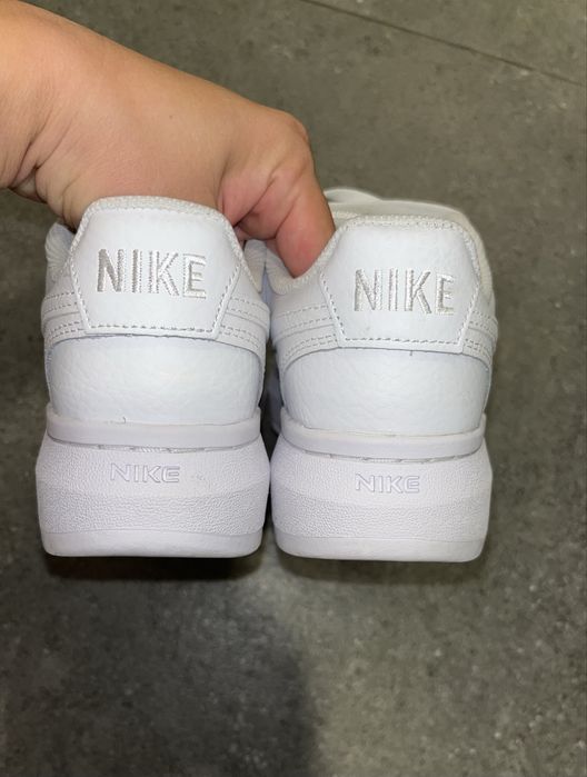 Дамски обувки Nike 39 размер