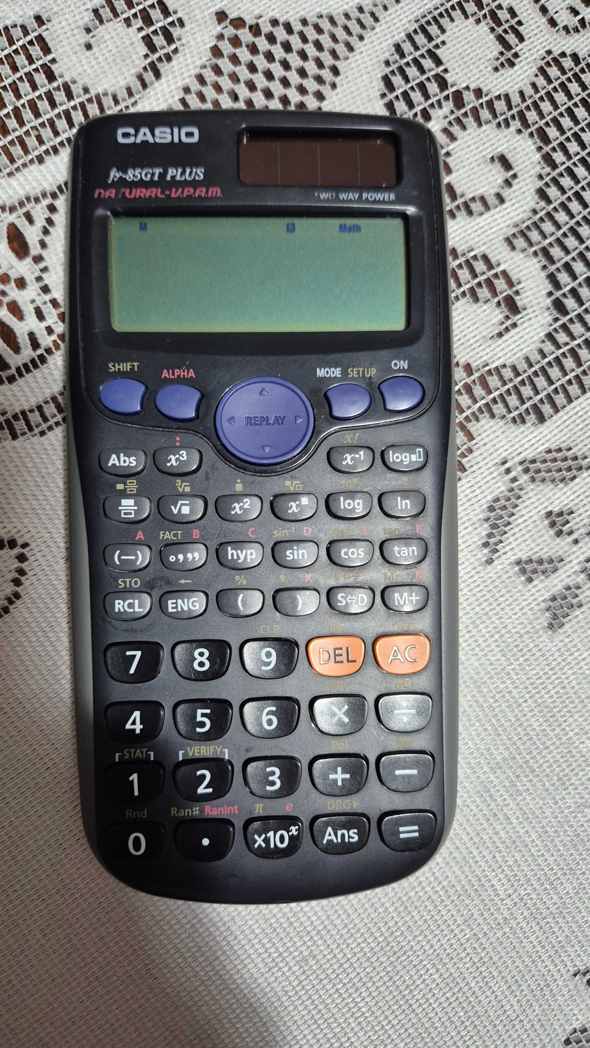 Калкулатор CASIO fx-85GT PLUS