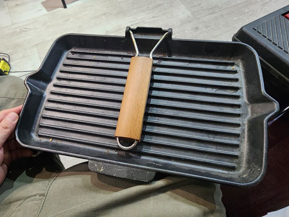 Гриль-сковорода, чугун. Широкая.