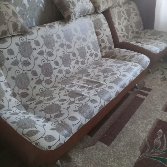 Продам.   уголок