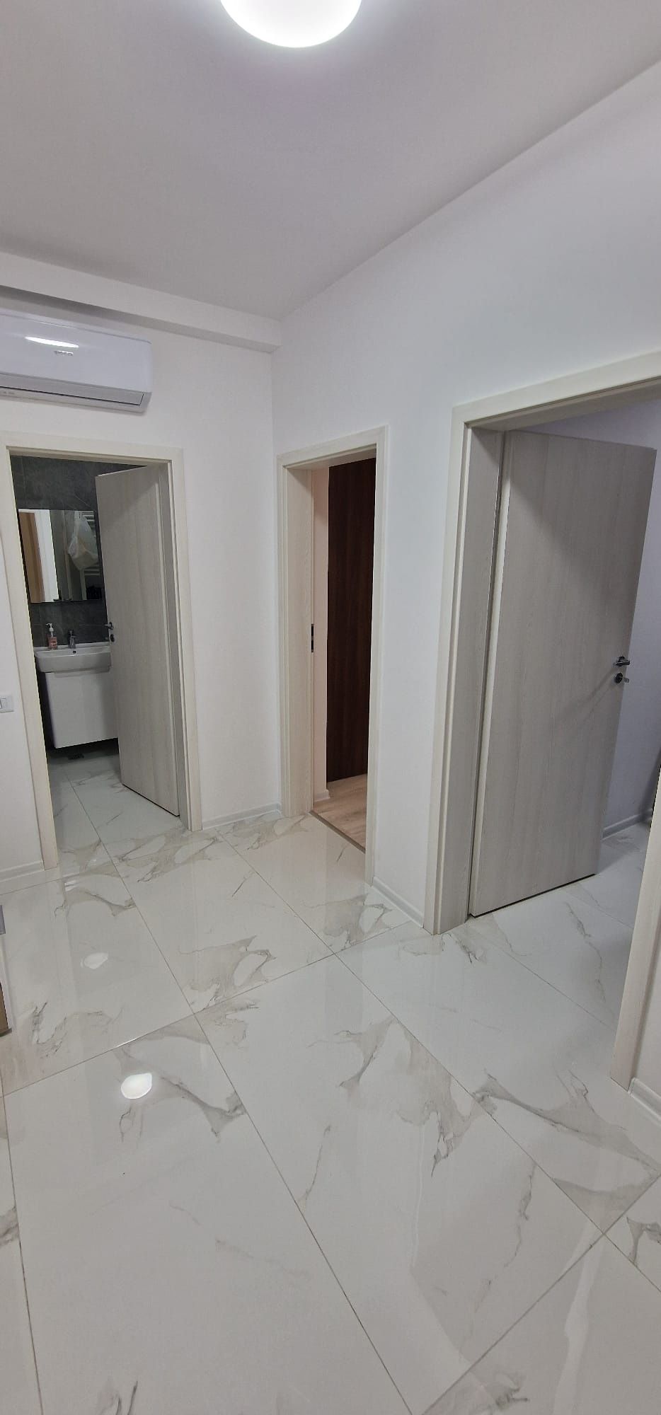 Închiriez apartament 2 camere Complex Envogue Rezidence