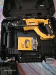 Vând rotopercutor dewalt dch133