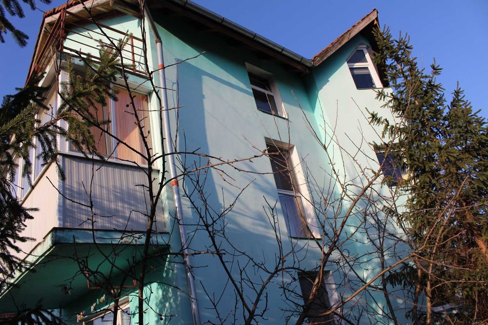 Apartament 2 camere în vilă cu curte. Parcare interioară.Str.Beiușului