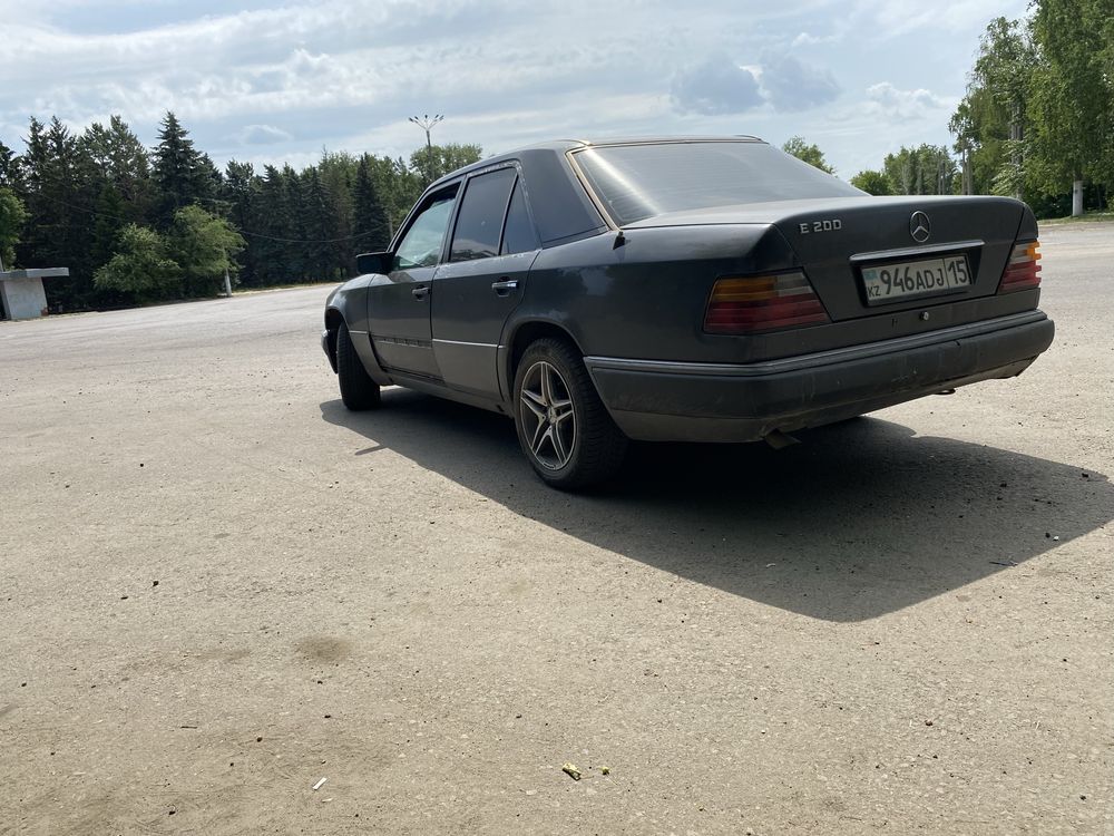 Мерседес 124 Е 2.0