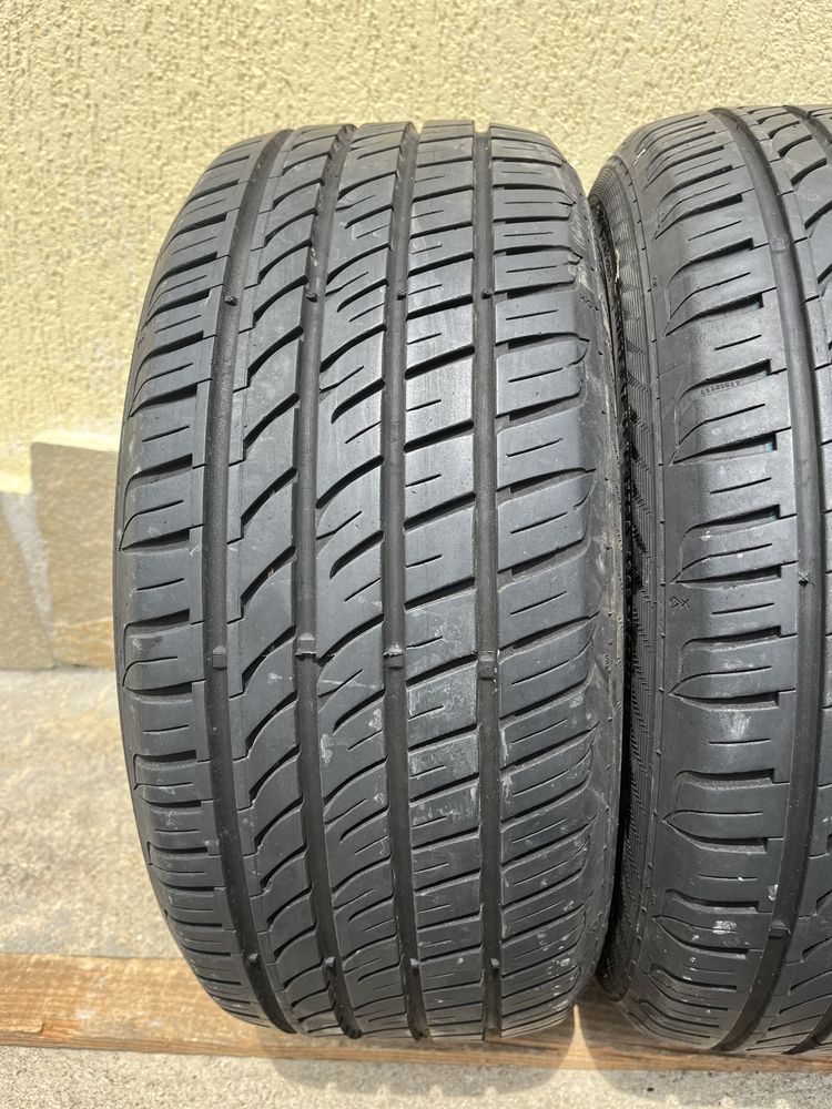 2 бр. летни гуми 215/45/17 Gislaved DOT 0617 6,5 mm