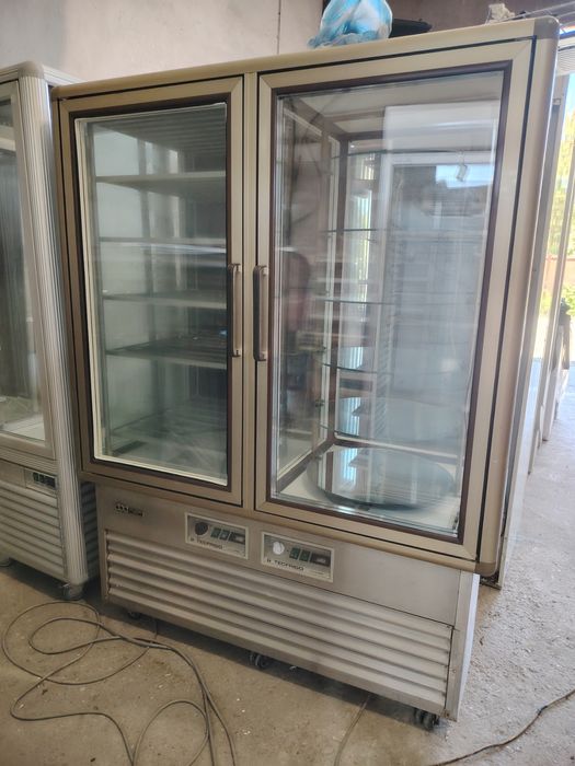 Комбинирана сладкарска витрина