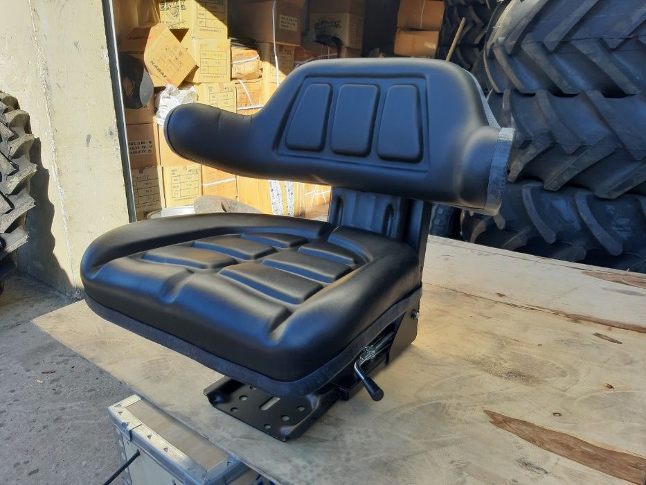 Scaun nou de tractor cu orice utilaj cu prindere universala