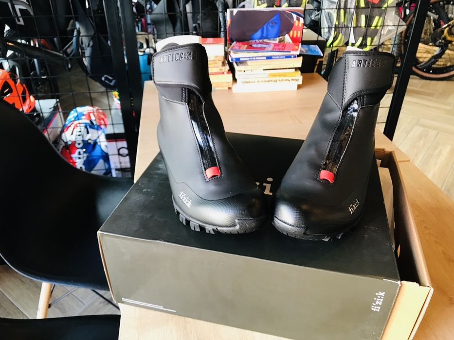 Papuci ciclism Fizik X5 Artica