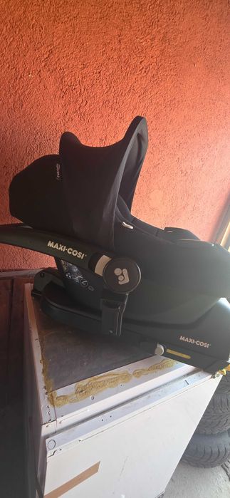 Столче за кола за бебе