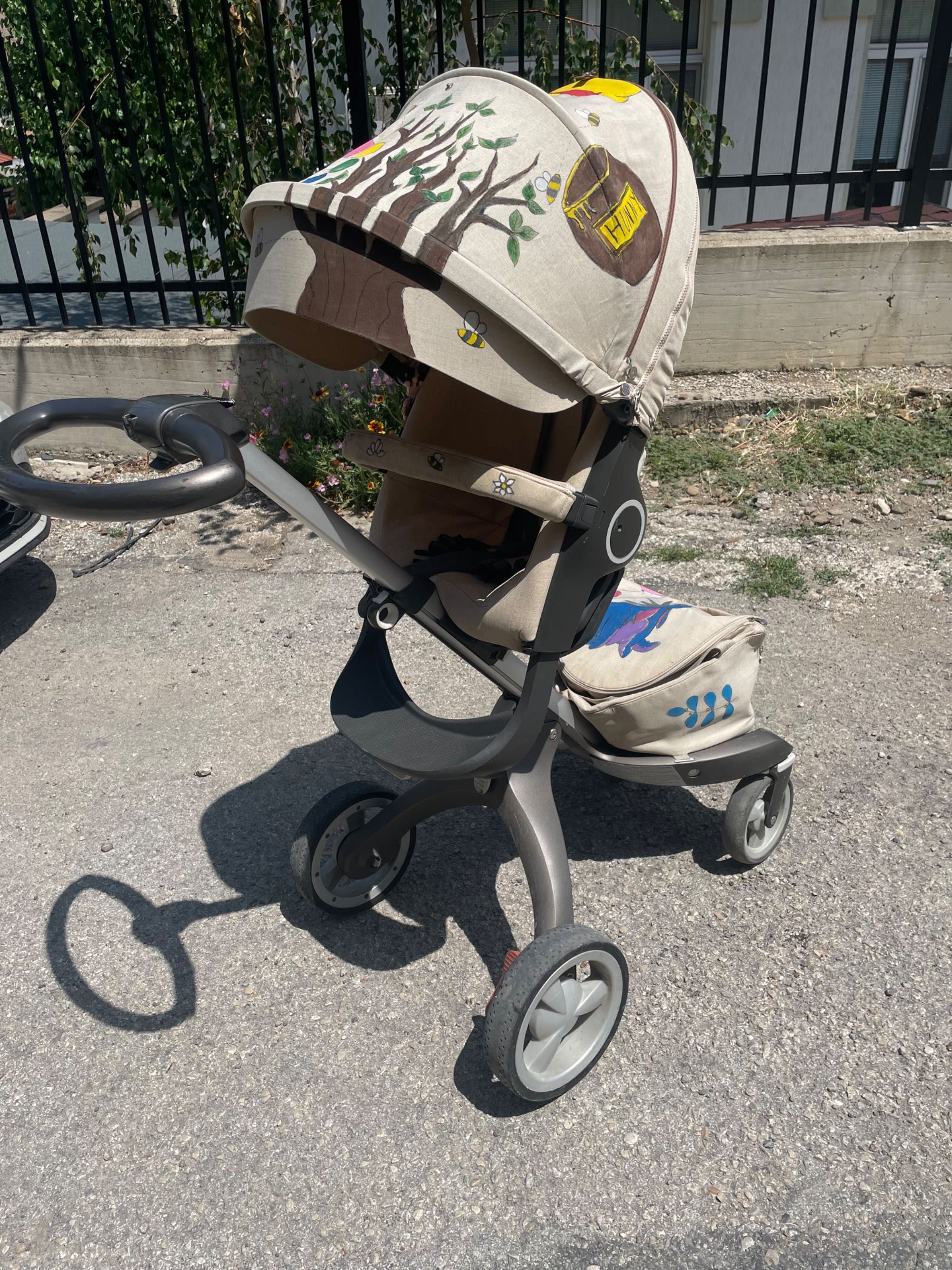бебешка количка Stokke Xplory – уникална, ръчно рисувана!