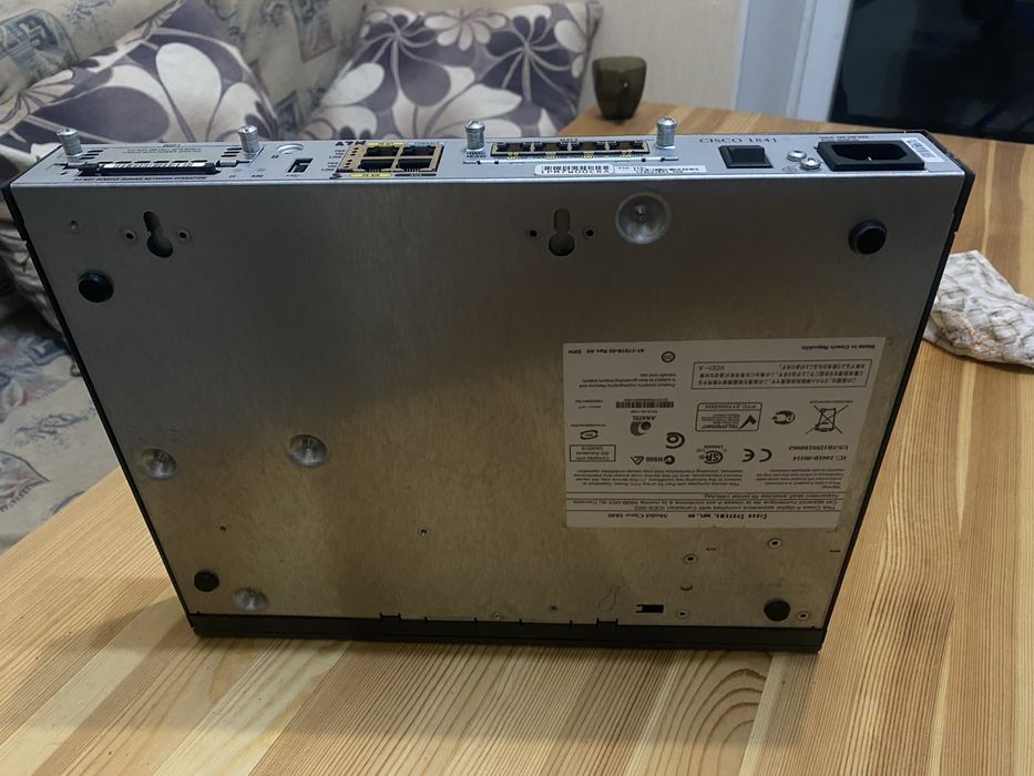 Cisco 1840 маршрутизатор