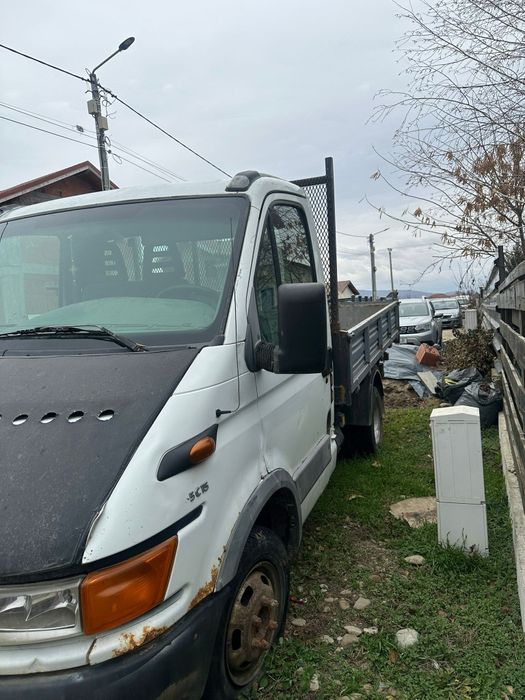 Vând iveco daily basculabil  motor 2.8