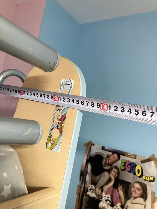 Двуетажно легло с бюро