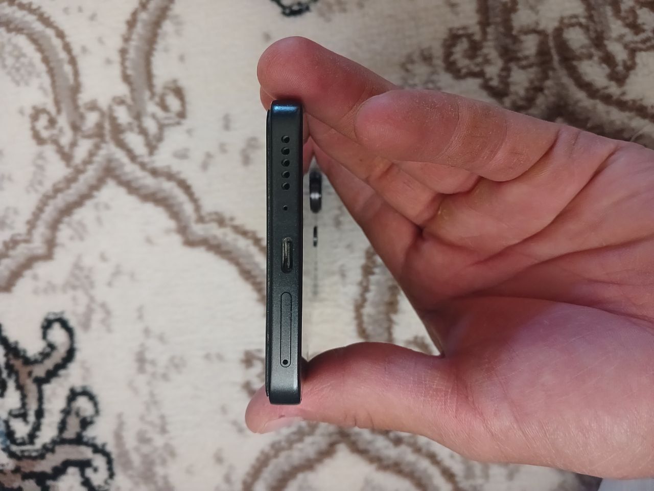 Nomi Redmi note 13 6/128 srochno sotiladi
