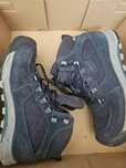 Дамски туристически обувки KEEN