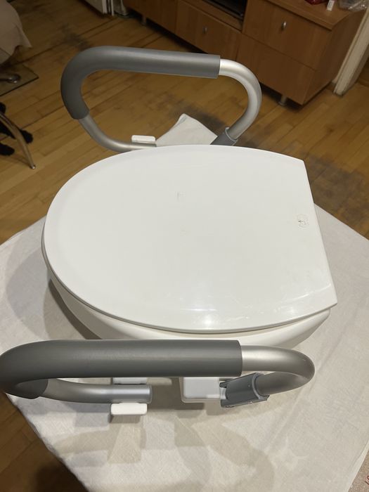 Инвалидна седалка за тоалетна чиния