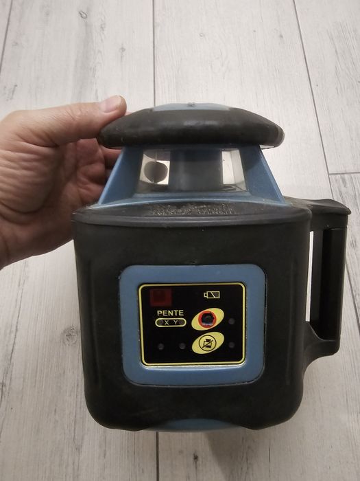 Ротационен лазерен нивелир