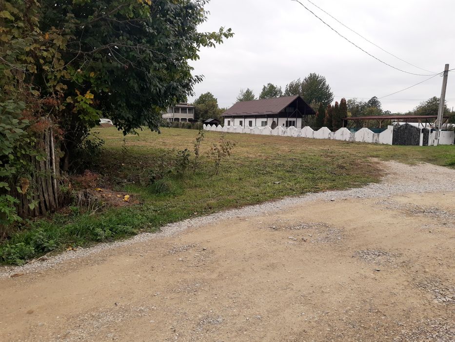 Vând teren intravilan 1000m Valea Voievozilor