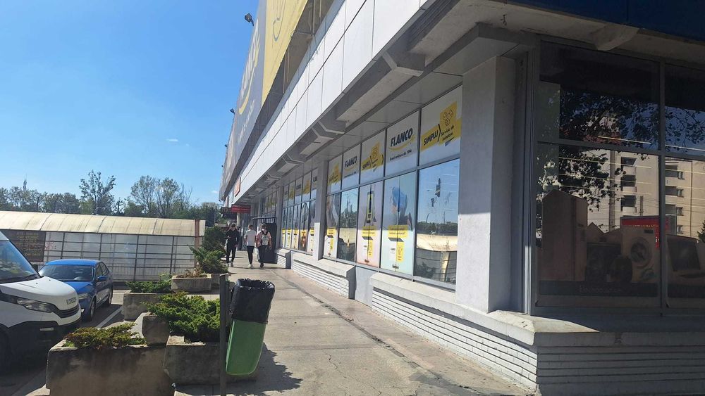 De închiriat spațiu comercial – Complex Pavcom, Târgoviște – 500 mp