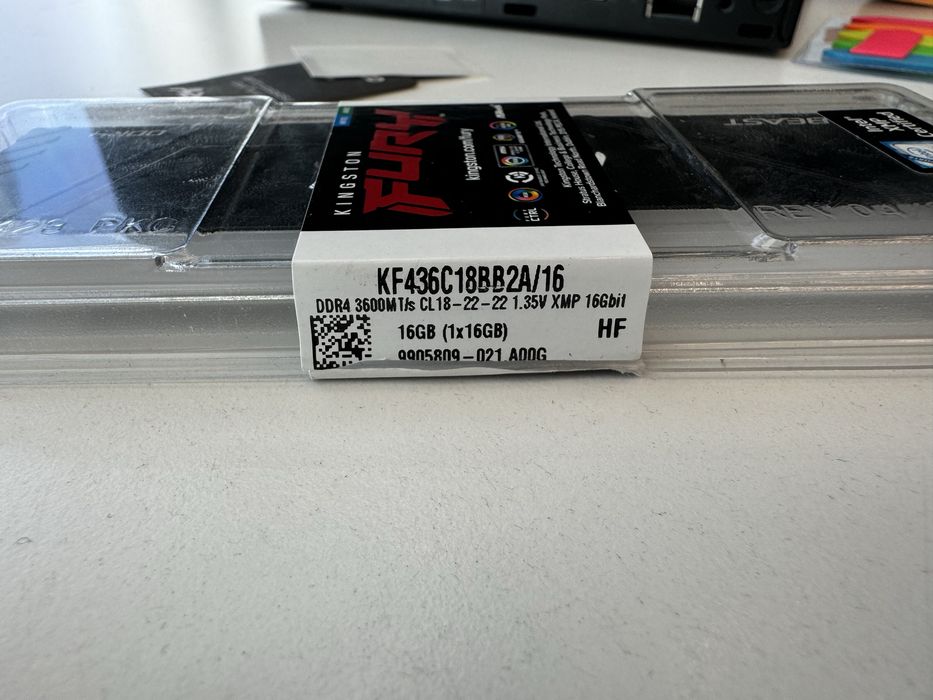 Оперативная память Kingston Fury RGB DDR4 16Gb