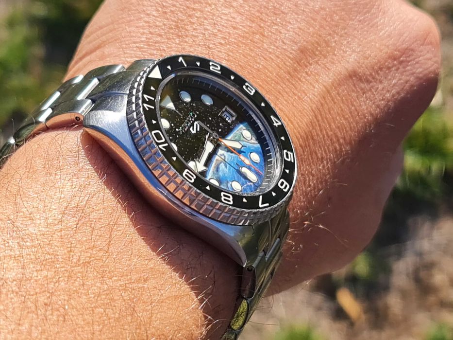 Seiko 5 Earth Voyager