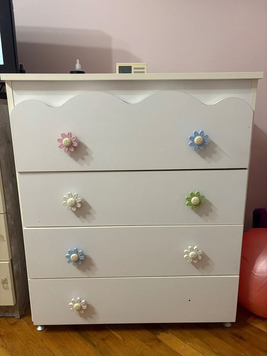 Детско легло с люлеещ механизъм и скрин